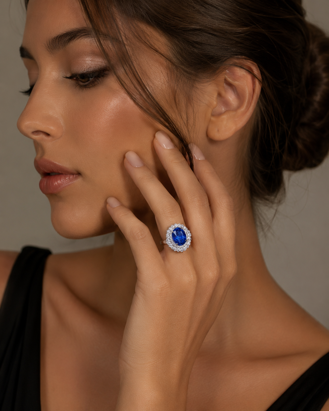 Arvlux Oval Blue Sapphire & Diamond Halo Ring