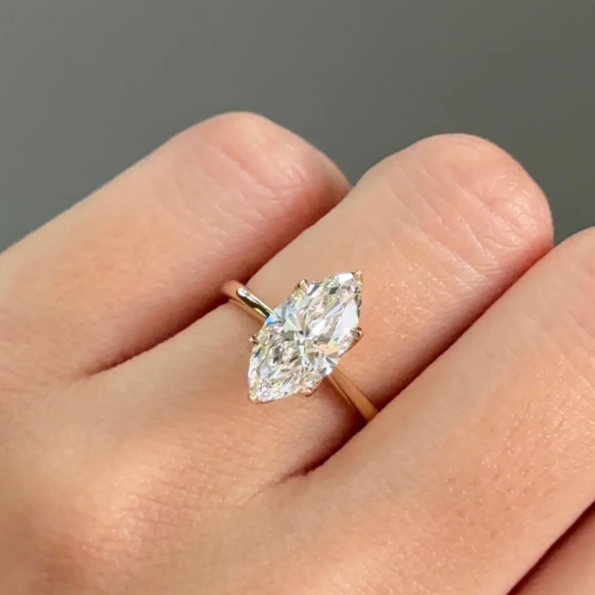 2 Carats Marquise Cut Diamond Floral Head Ring