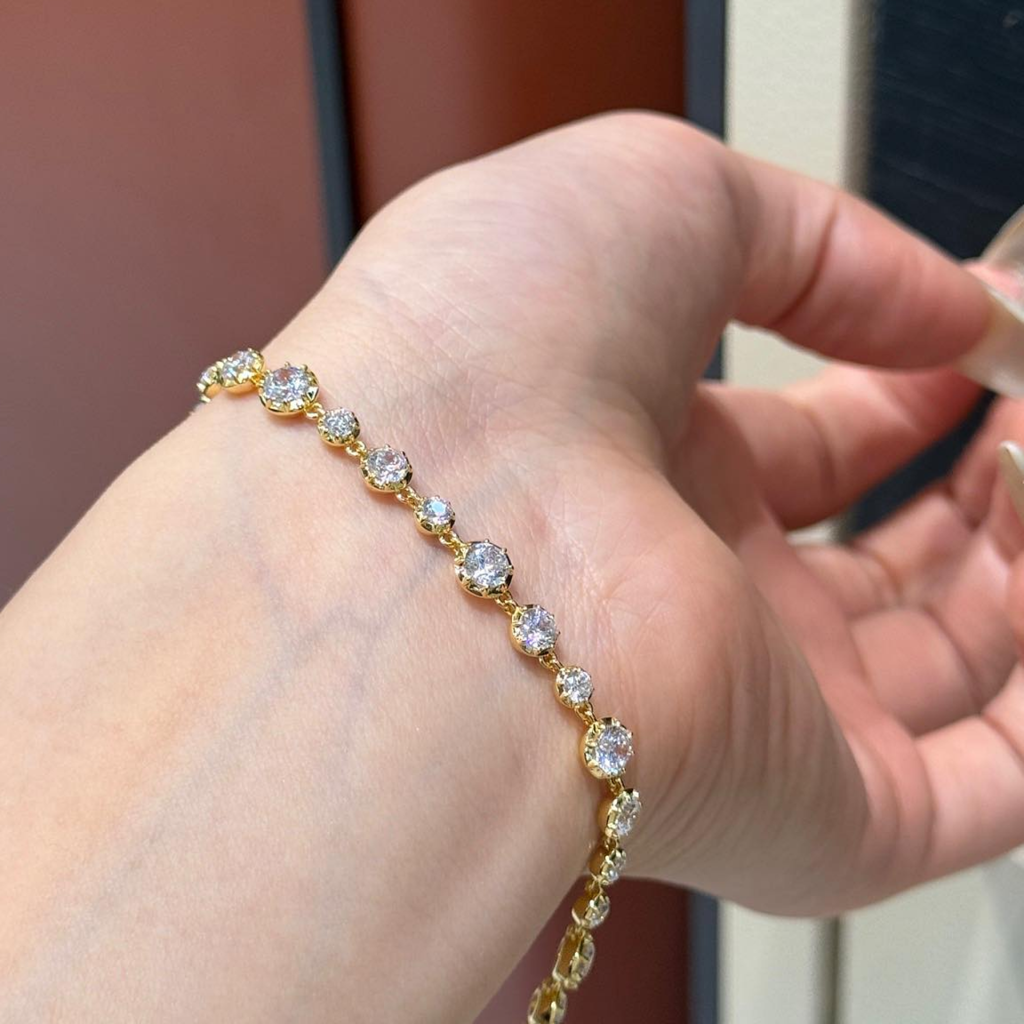 Graduated Round Bezel Set Lab Grown Diamond Tennis Bracelet | 14K Gold Diamond Bracelet