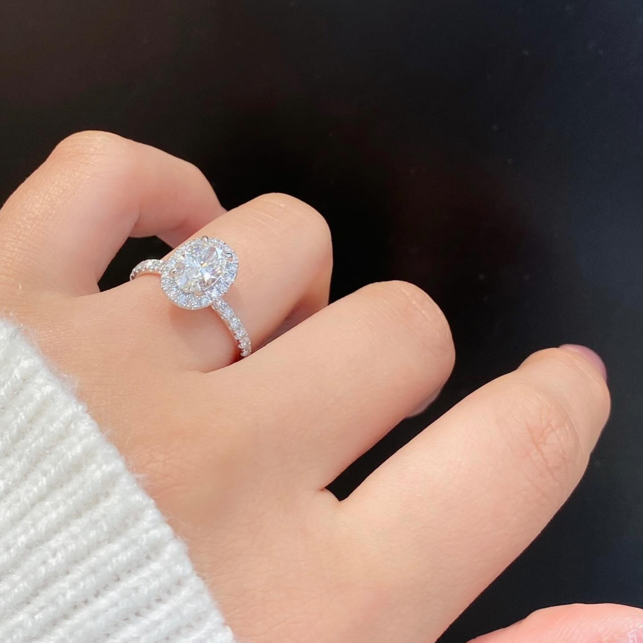 Oval Cut Halo Diamond Engagement Ring | Cathedral Pavé Band