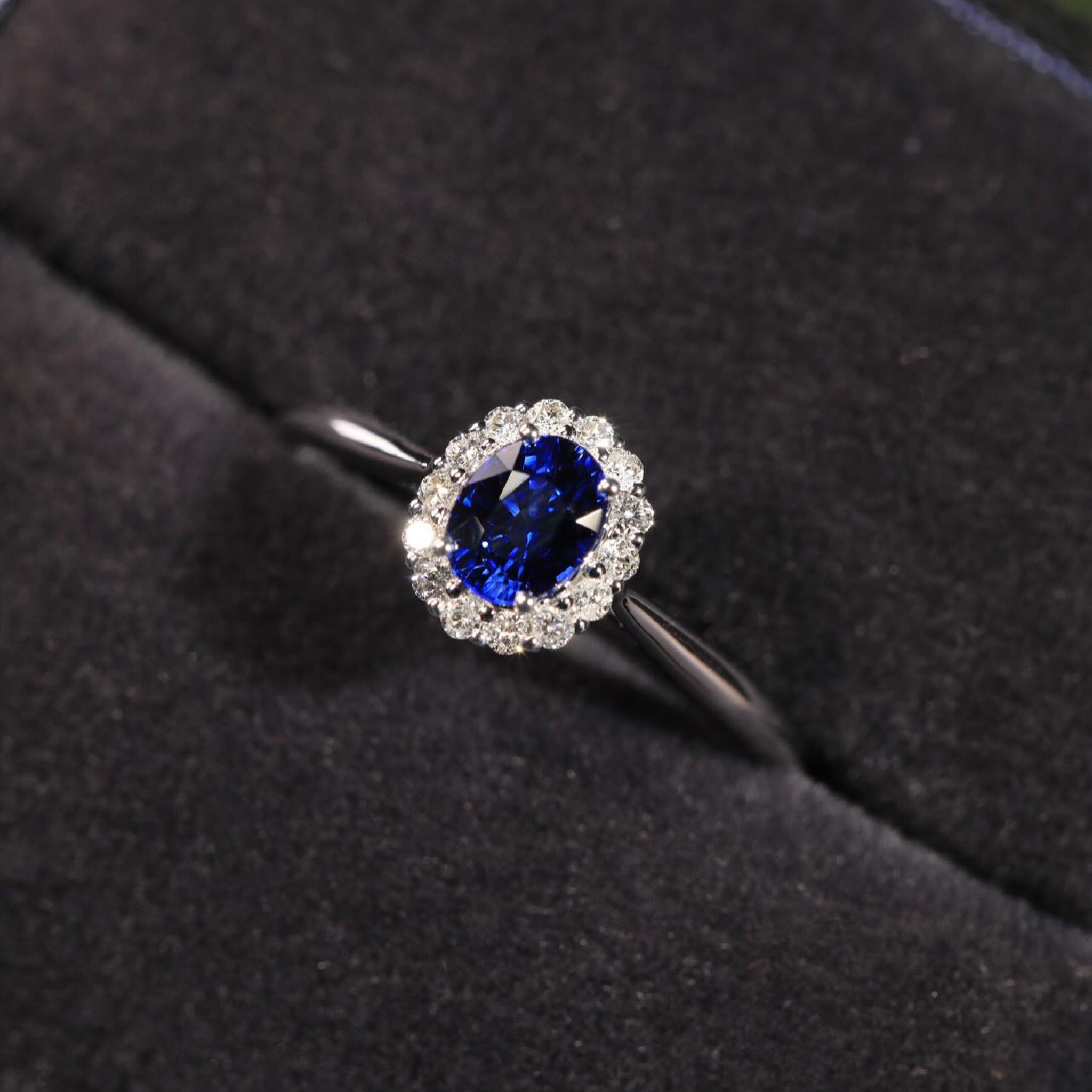 Oval Blue Sapphire & Diamond Halo Engagement Ring | Classic Oval Sapphire Ring
