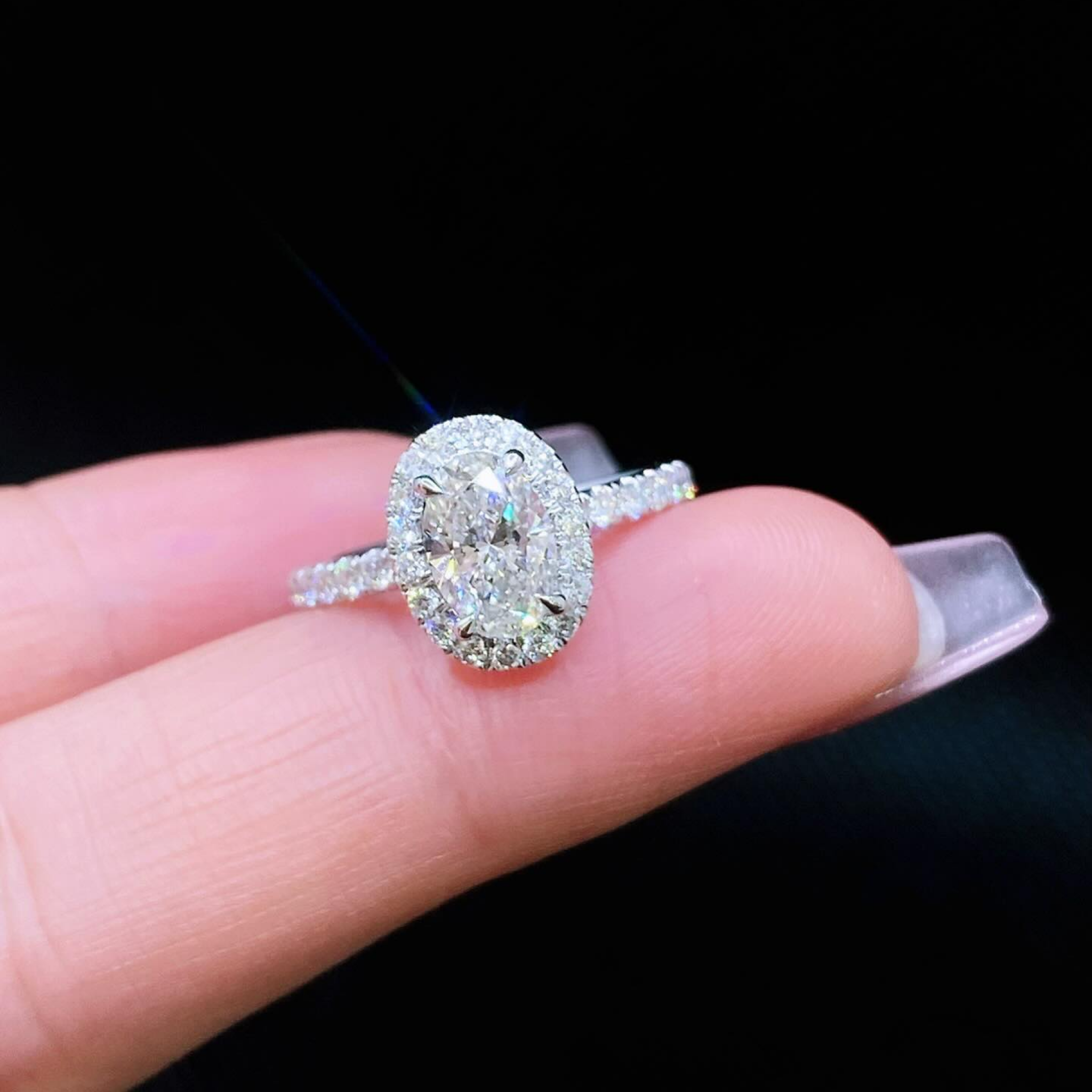 Oval Cut Halo Diamond Engagement Ring | Cathedral Pavé Band