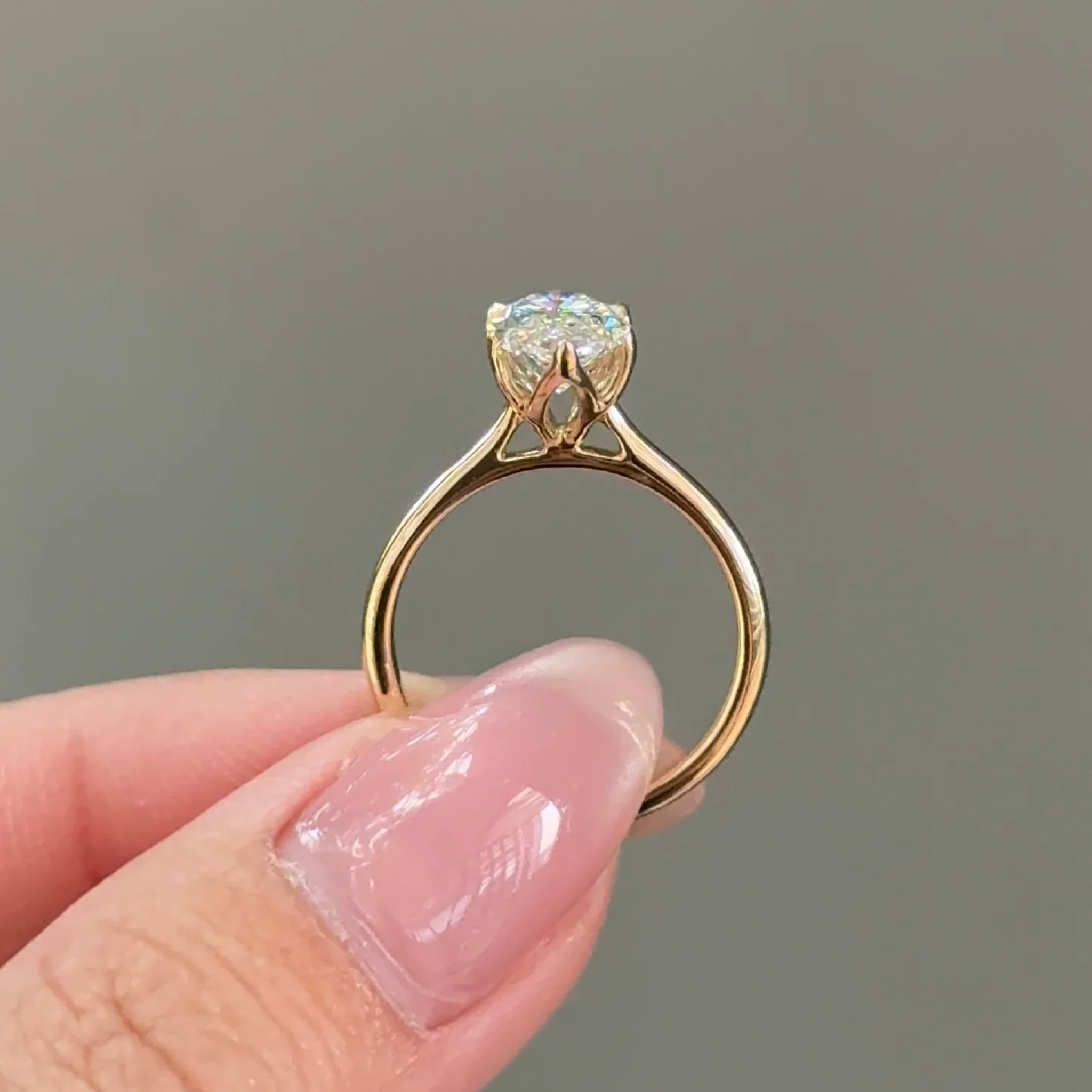 2 Carats Marquise Cut Diamond Floral Head Ring