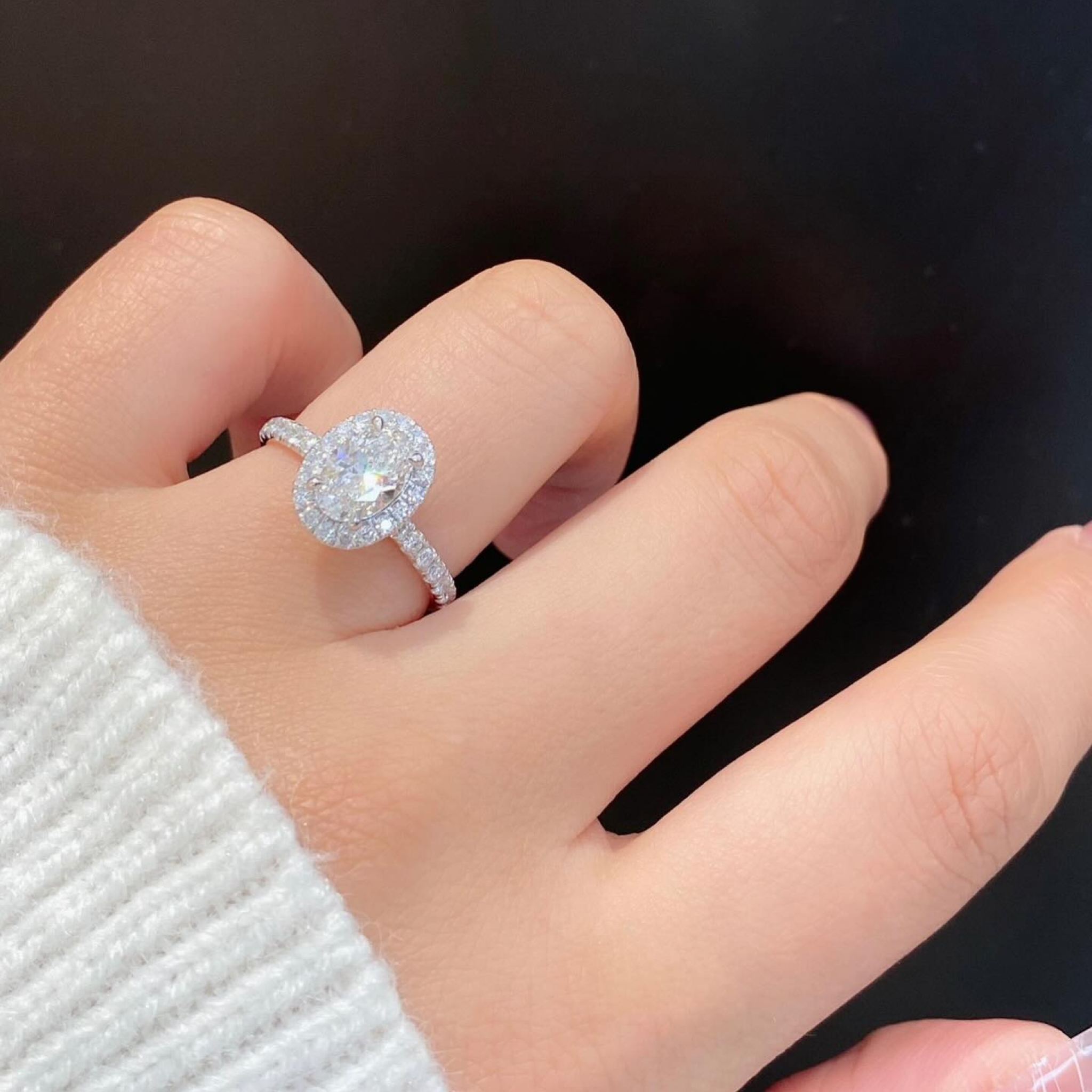 Oval Cut Halo Diamond Engagement Ring | Cathedral Pavé Band