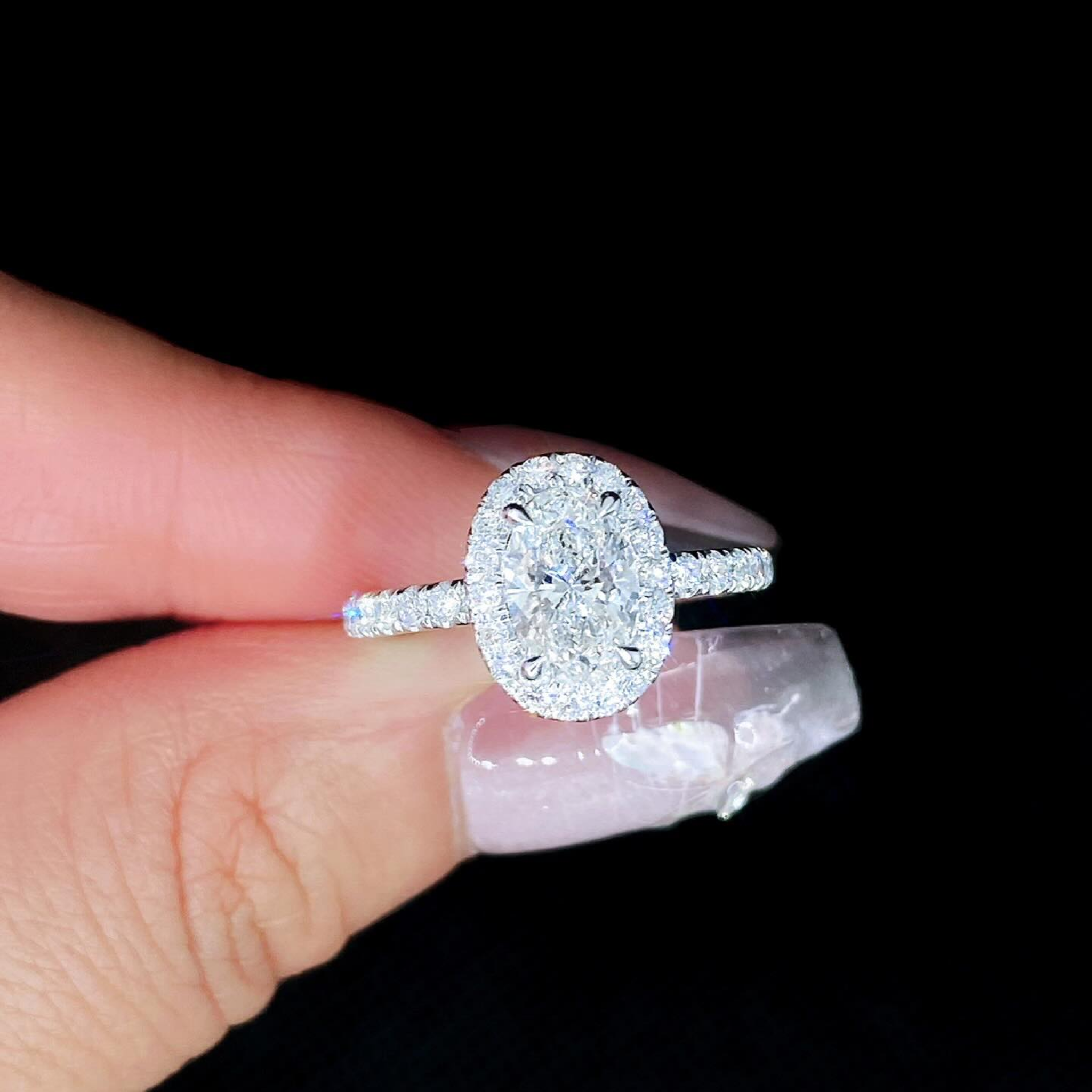 Oval Cut Halo Diamond Engagement Ring | Cathedral Pavé Band