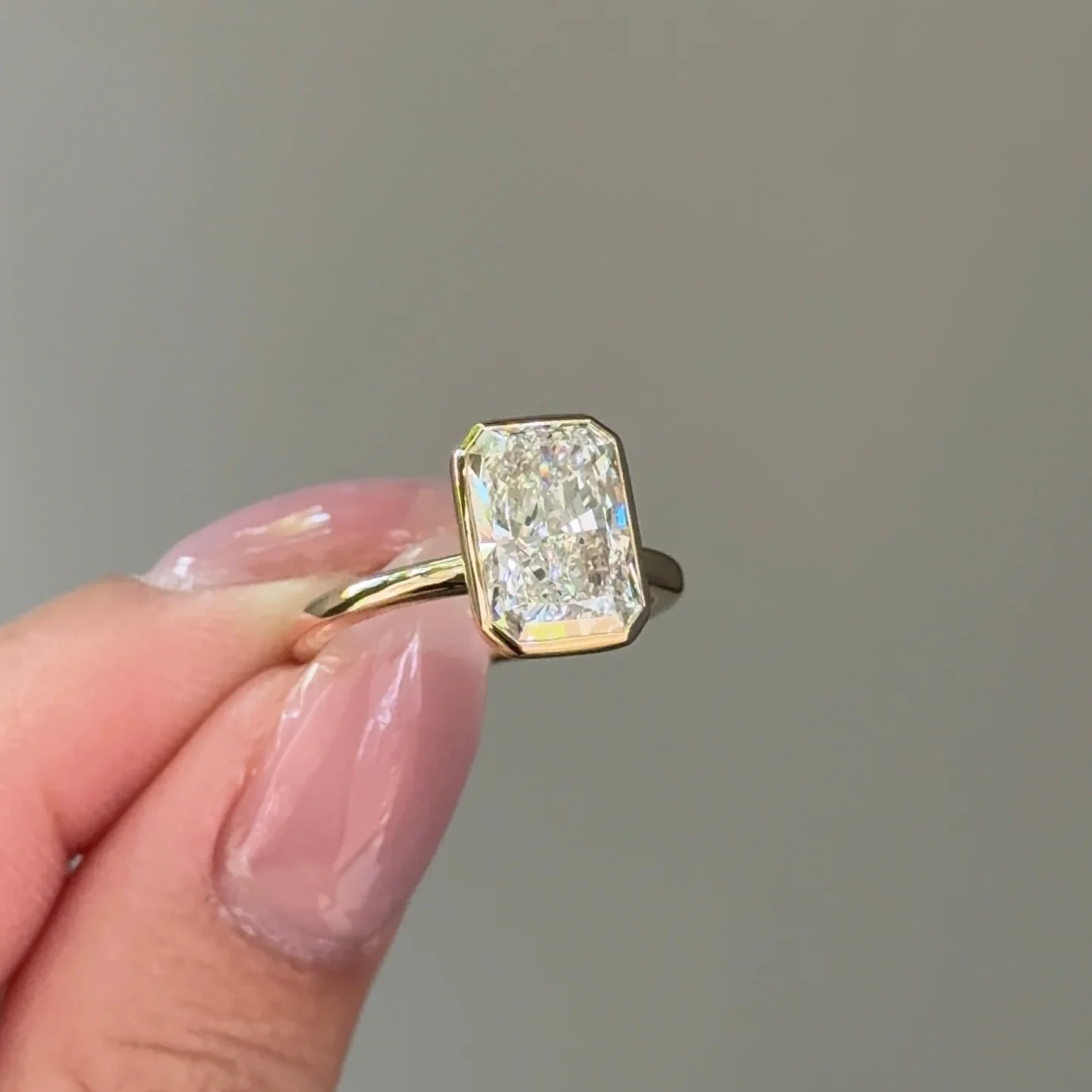 3 carats Radiant Cut Diamond Bezel Ring