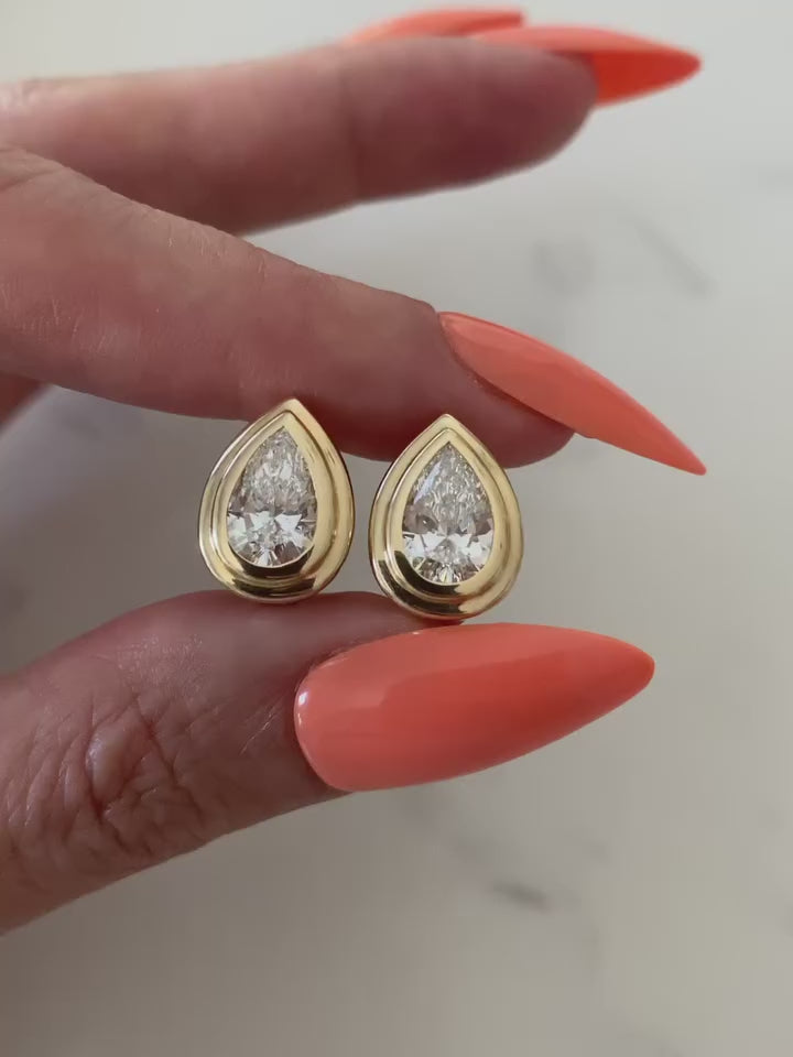 Pear-Shaped Lab Grown Diamond Stud Earrings with Double Bezel Setting